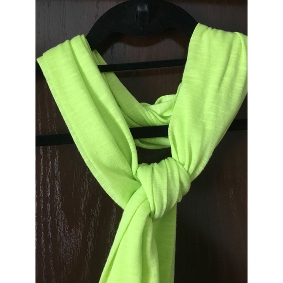 Two Summer scarfs - Picture 5 of 6